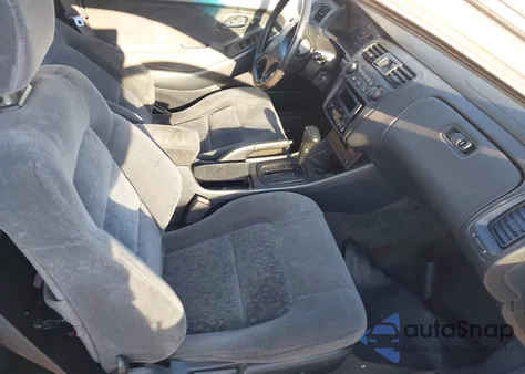 1999 Honda Accord Ex z USA, uszkodzony, nr VIN 1HGCG3277XA016352